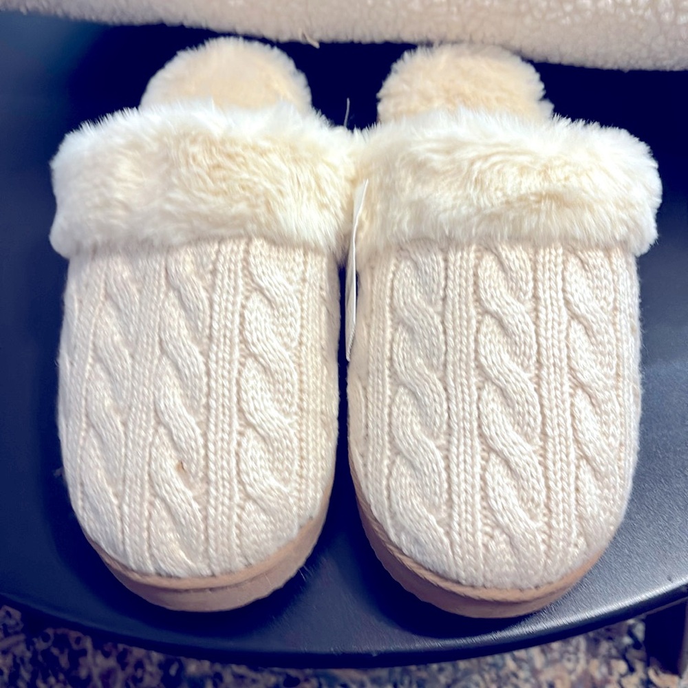 J. Crew cable knit scuff slippers Cream Color size 9